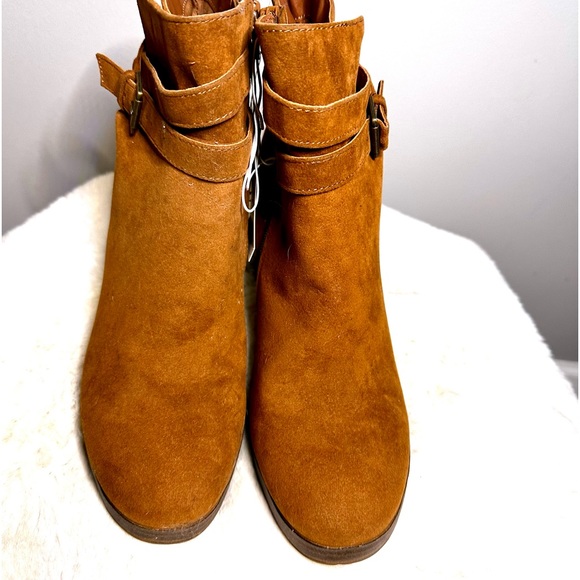 A New Day faux suede ankle boot. NWT - Picture 2 of 5